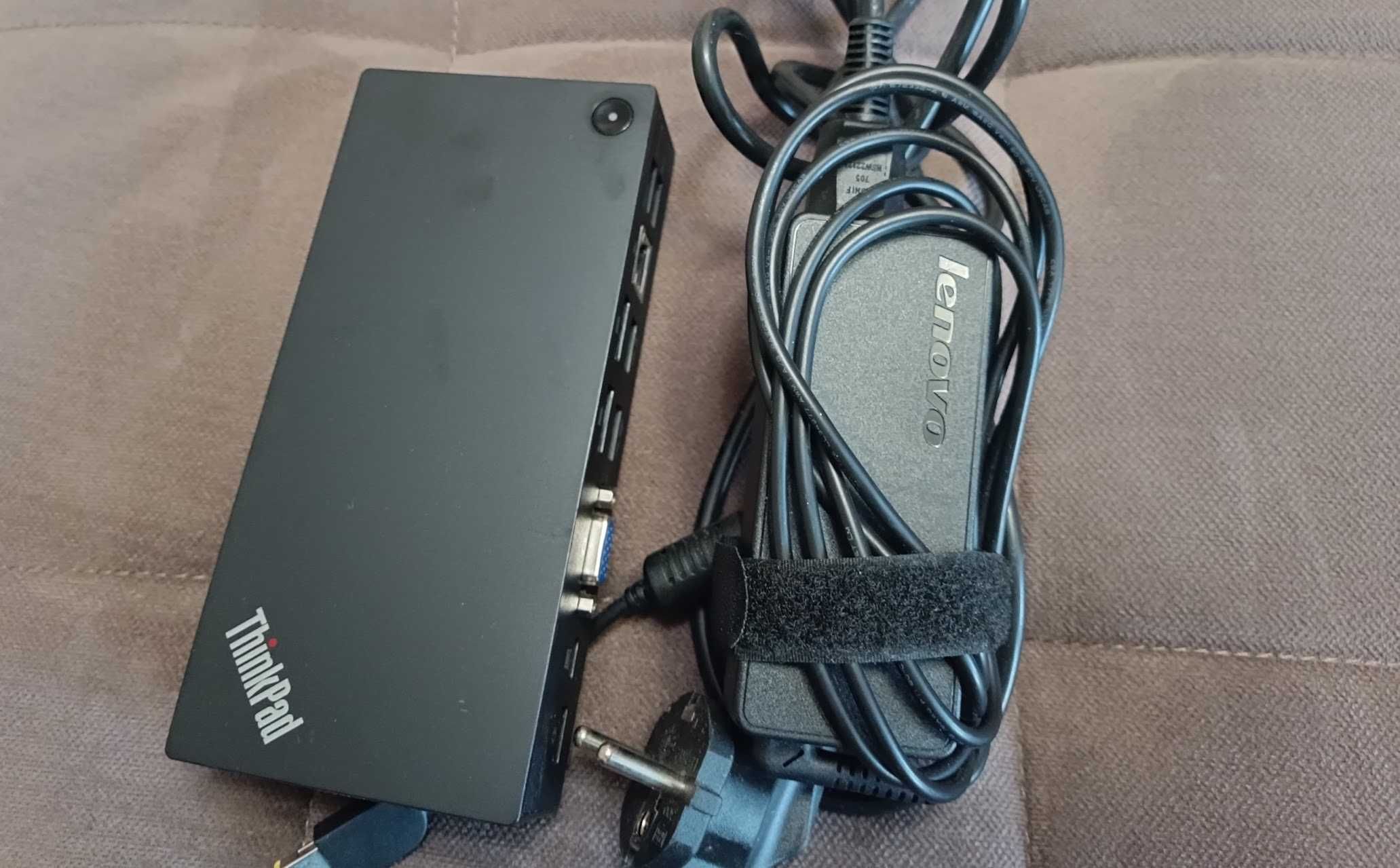 ThinkPad USB-C Dock (40A9) universal docking solution + power supply