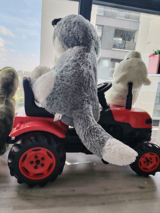 Mașină electrică + tractor cu pedale – ca noi, doar 500 RON!