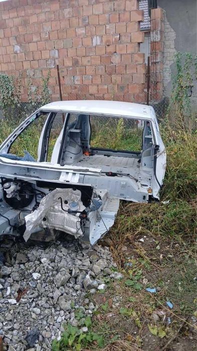 Vand piese caroserie dacia duster hjd plafon aripa spate stlp lonjeron