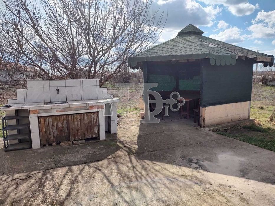 Продава се Къща в с. Царевец, Област Добрич - 100 кв.м за 368 €/кв.м - Снимка #11