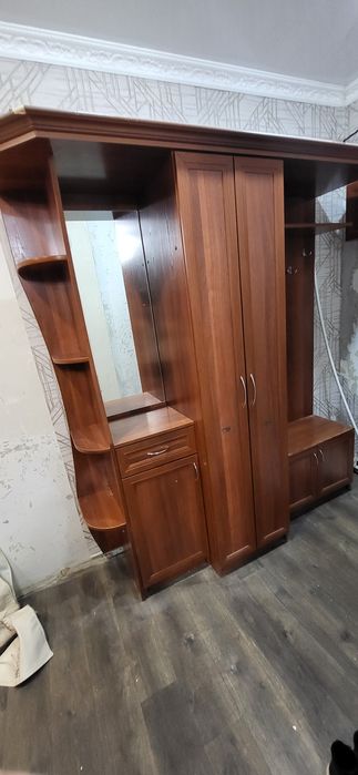 Продам прихожую недорого
