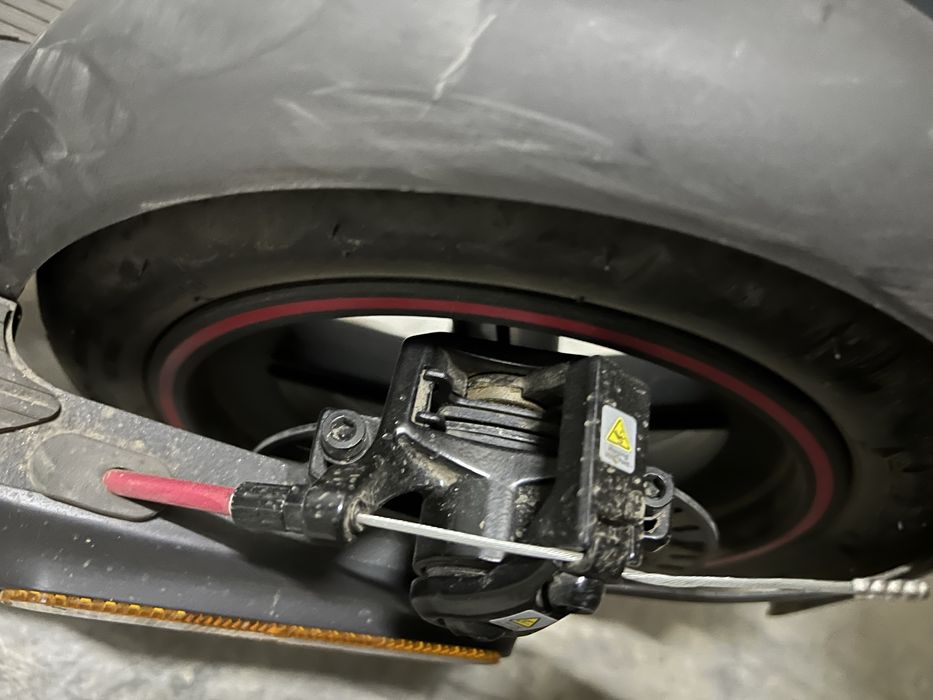 Trotinetă Electrică Xiaomi 4 Pro - Stare foarte bună