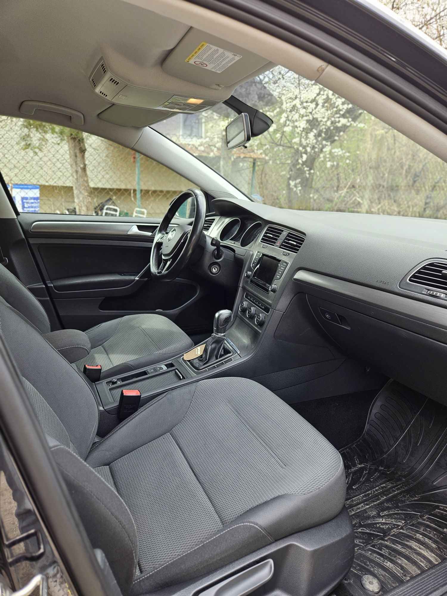 Продавам VW Golf VII 2.0 TDI Bluemotion 2014