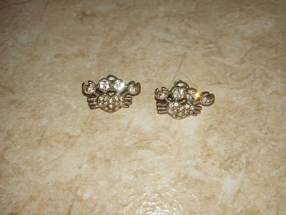 Украшение ожерелье, серьги и брошь.Цена 80 тыс за все