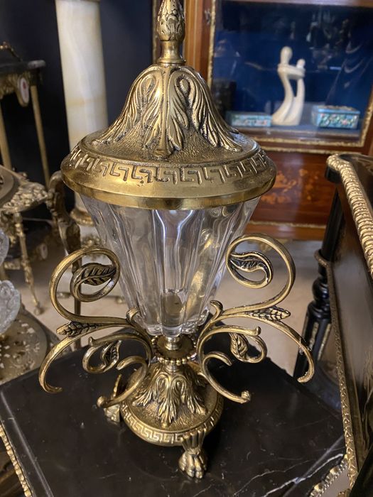 Bomboniera cu suport din bronz masiv