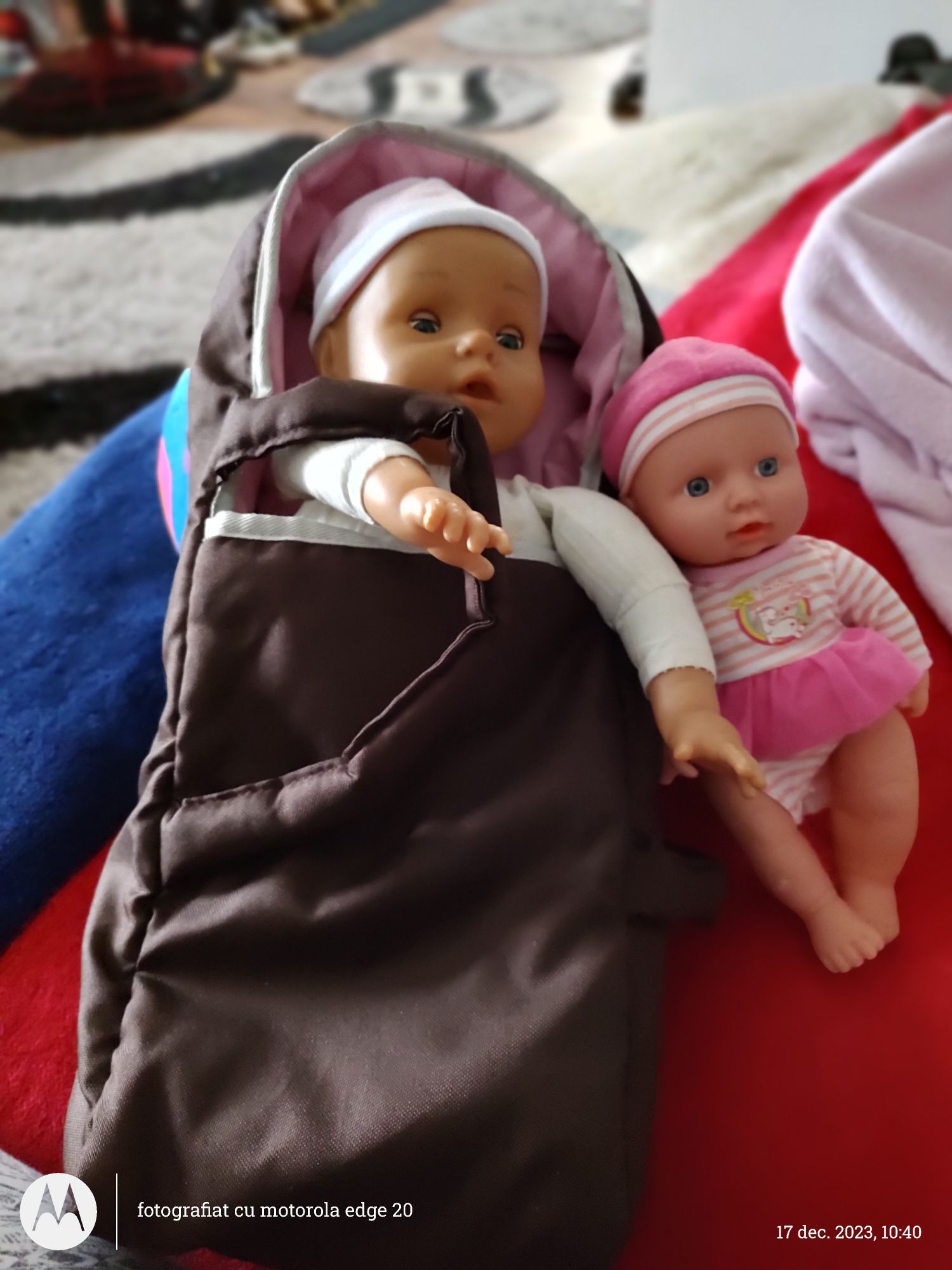 Bebeluși cu landou jucărie