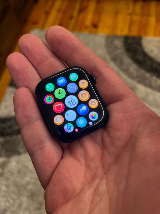 Apple Watch 9 45mm 100% battery life