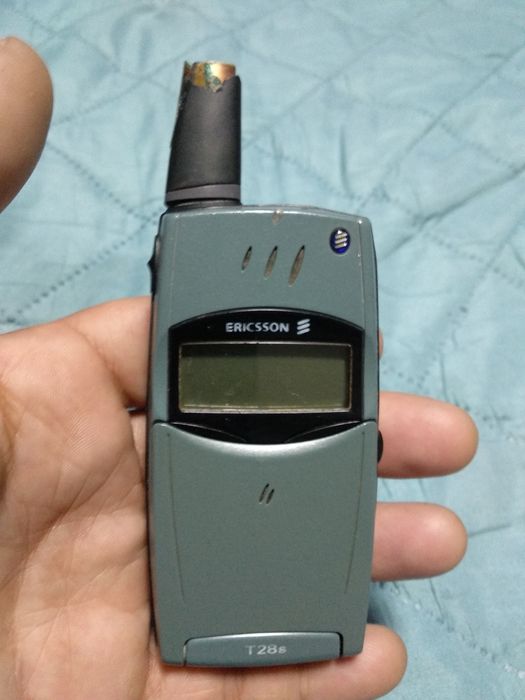 Vând sony Ericsson t28s fara acumulator