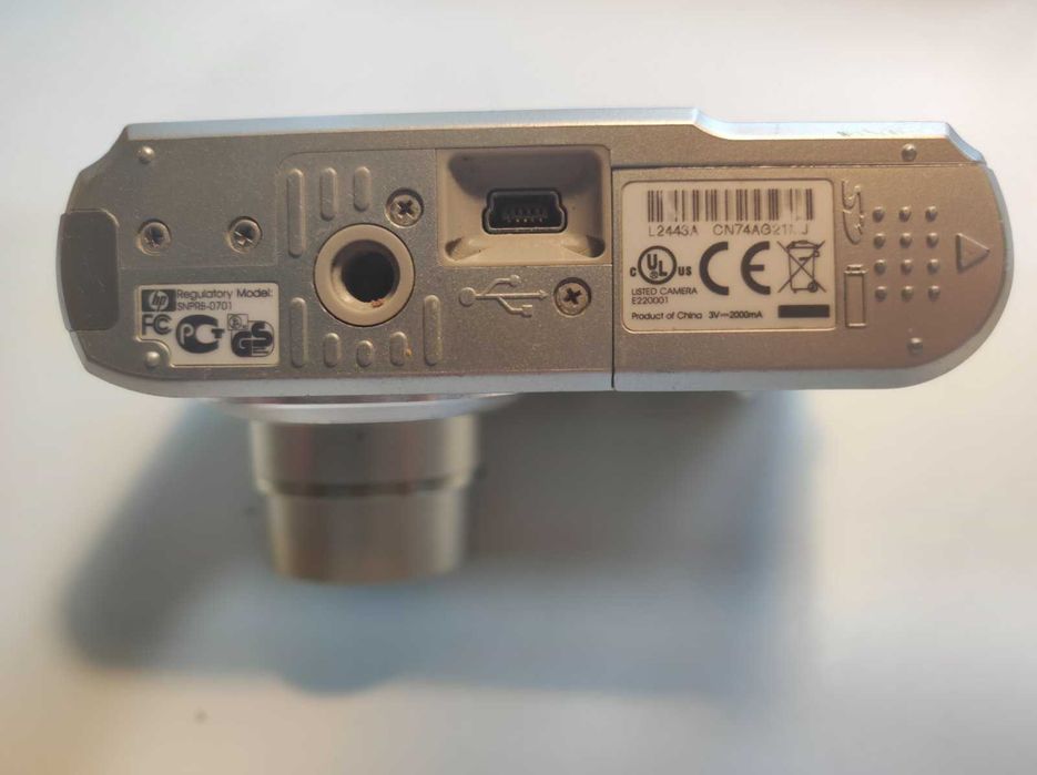 Продавам използвани цифрови фотоапарати SONY & HP