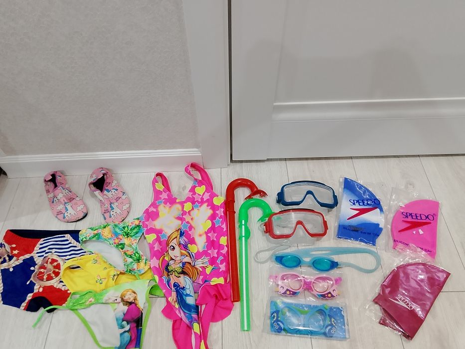 Купальники, очки и тд для купания