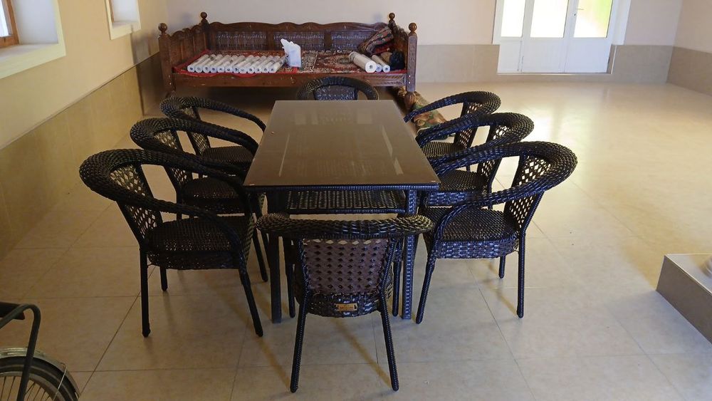 Ratan toʻqma stol stullar