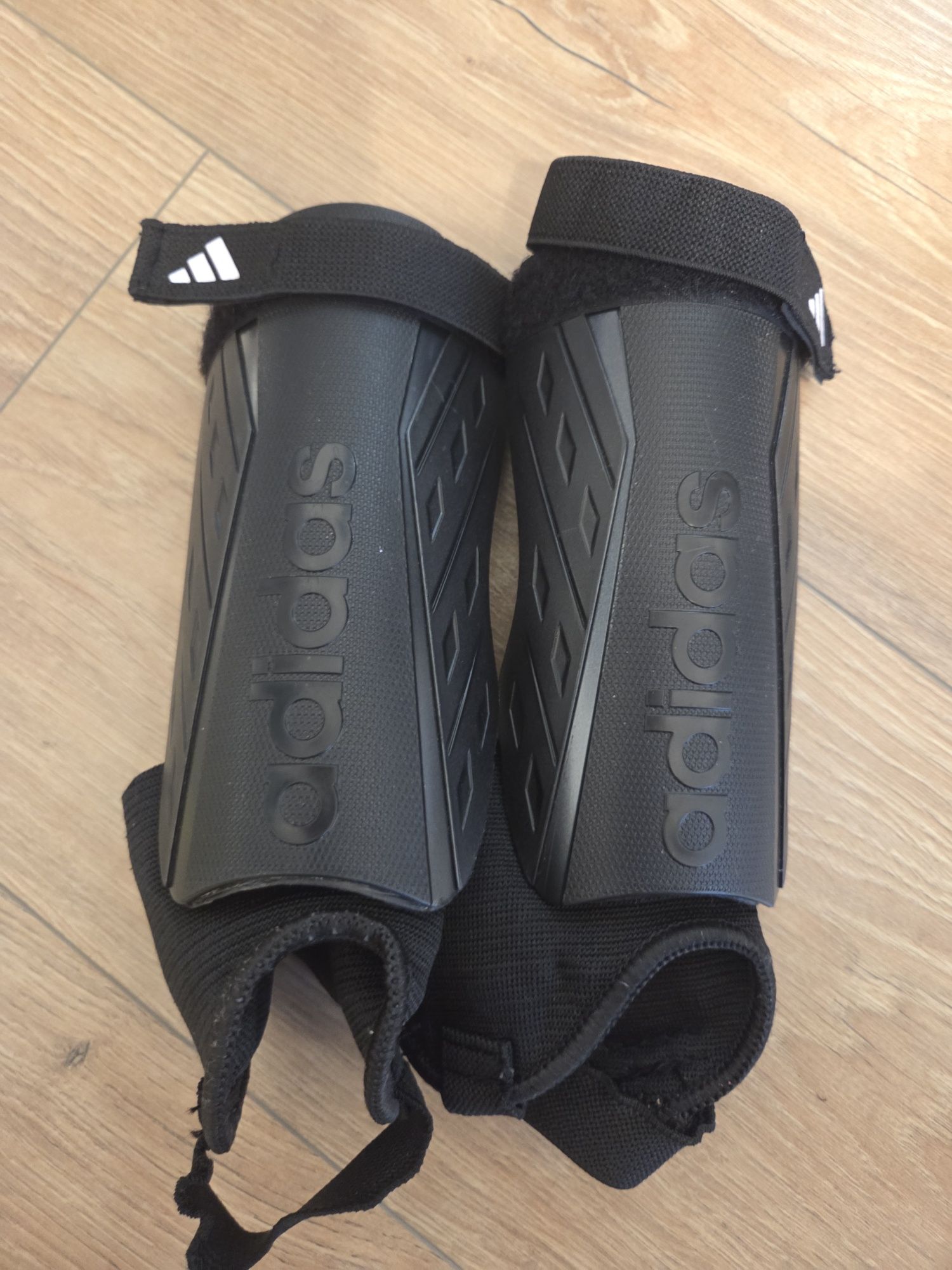 Vand aparatori fotbal copii Adidas