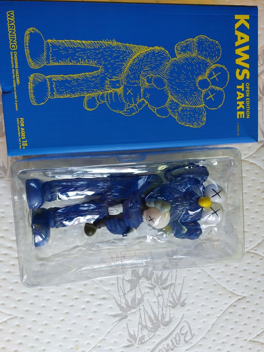2 броя Kaws фигури (Налични)