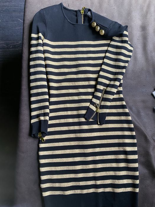 Рокля Balmain, черна със златни нишки