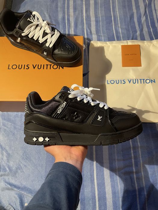 LV Adidasi Negri Marimea 43