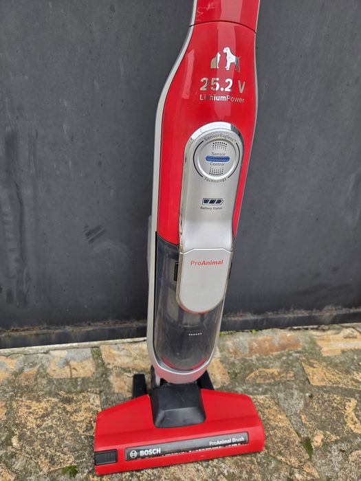 Акумолаторна прахусмусачка Bosch