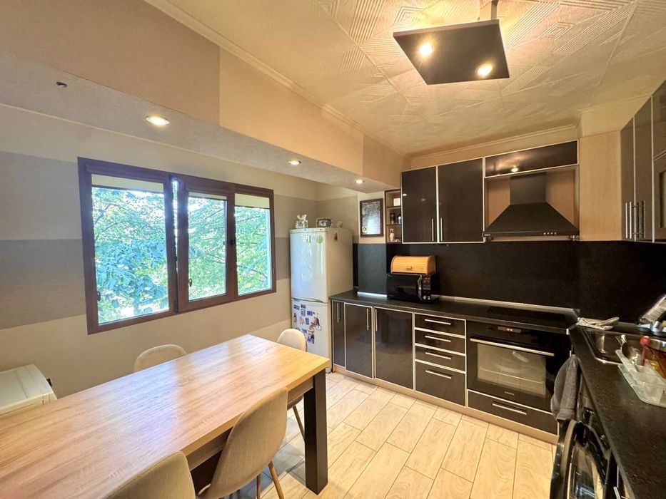 Продава се Двустаен апартамент в Русе, Здравец Изток - 58 кв.м за 1688 €/кв.м - Снимка #3