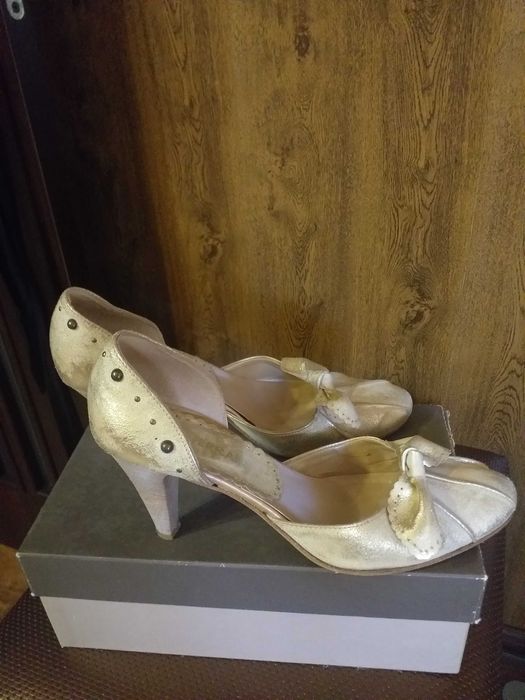 Дамски обувки дрехи