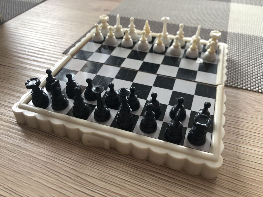 Мини магнитен шах
