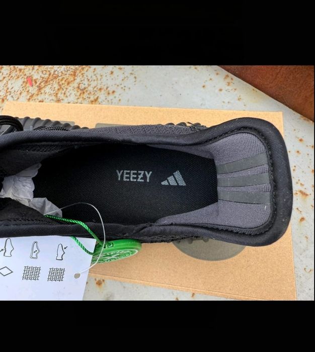 Yeezy boost 350 v2 onyx