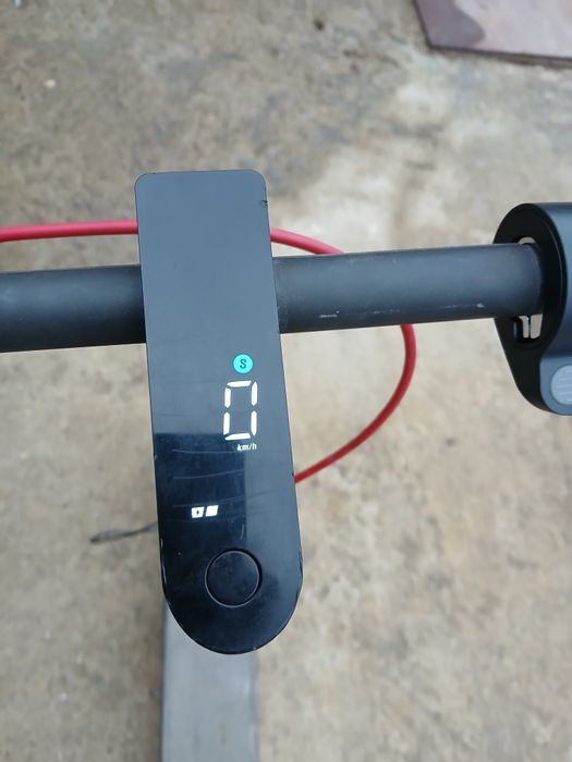 Vând trotinetă xiaomi