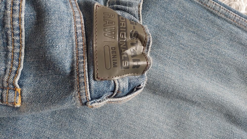 Два   чифта   дънки . Едните G STAR