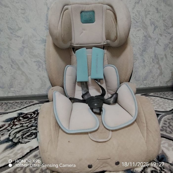 Десткий кресло для автомобил