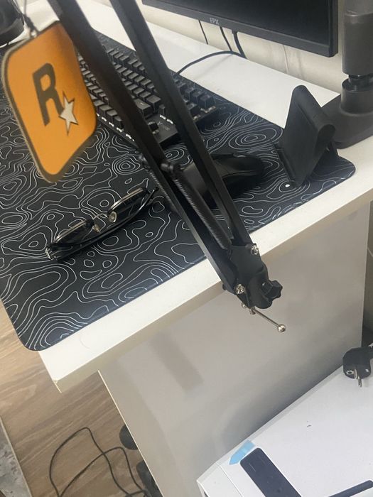 Клавиатура,мышка,наушник,микрофон