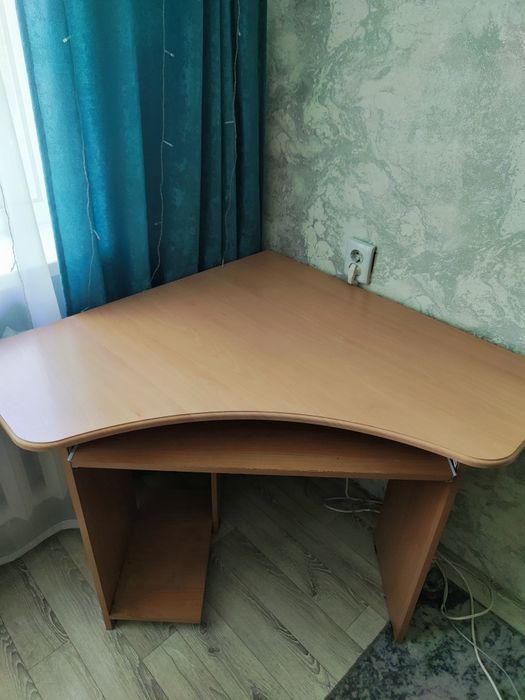 Продам стол письменный, компьютерный