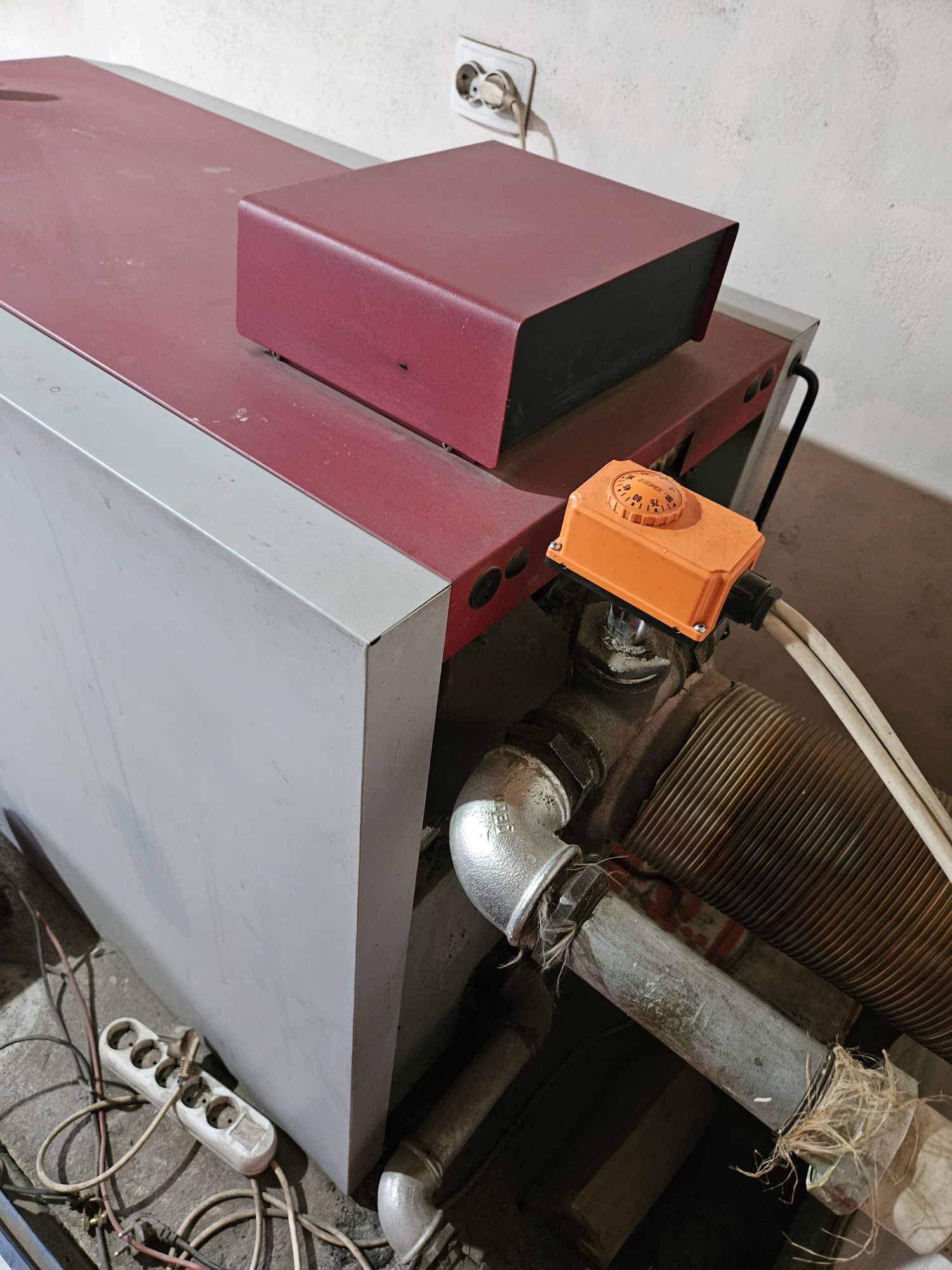 Vând centrala Viadrus 40 kw + puffer 800 litri
