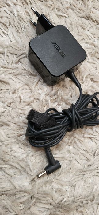 ASUS Incarcator 19V-2.37A adaptor fuctional