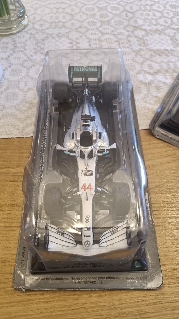 Masinute ,machete Formula1 Lewis Hamilton AMG mercedes 1.24