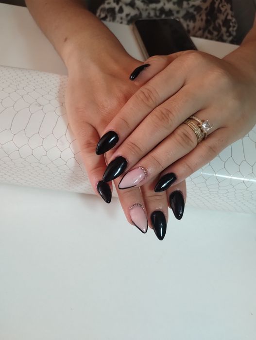 Unghii cu gel / oja semipermanenta