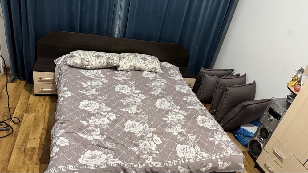 Спальный гарнитур с кроватью