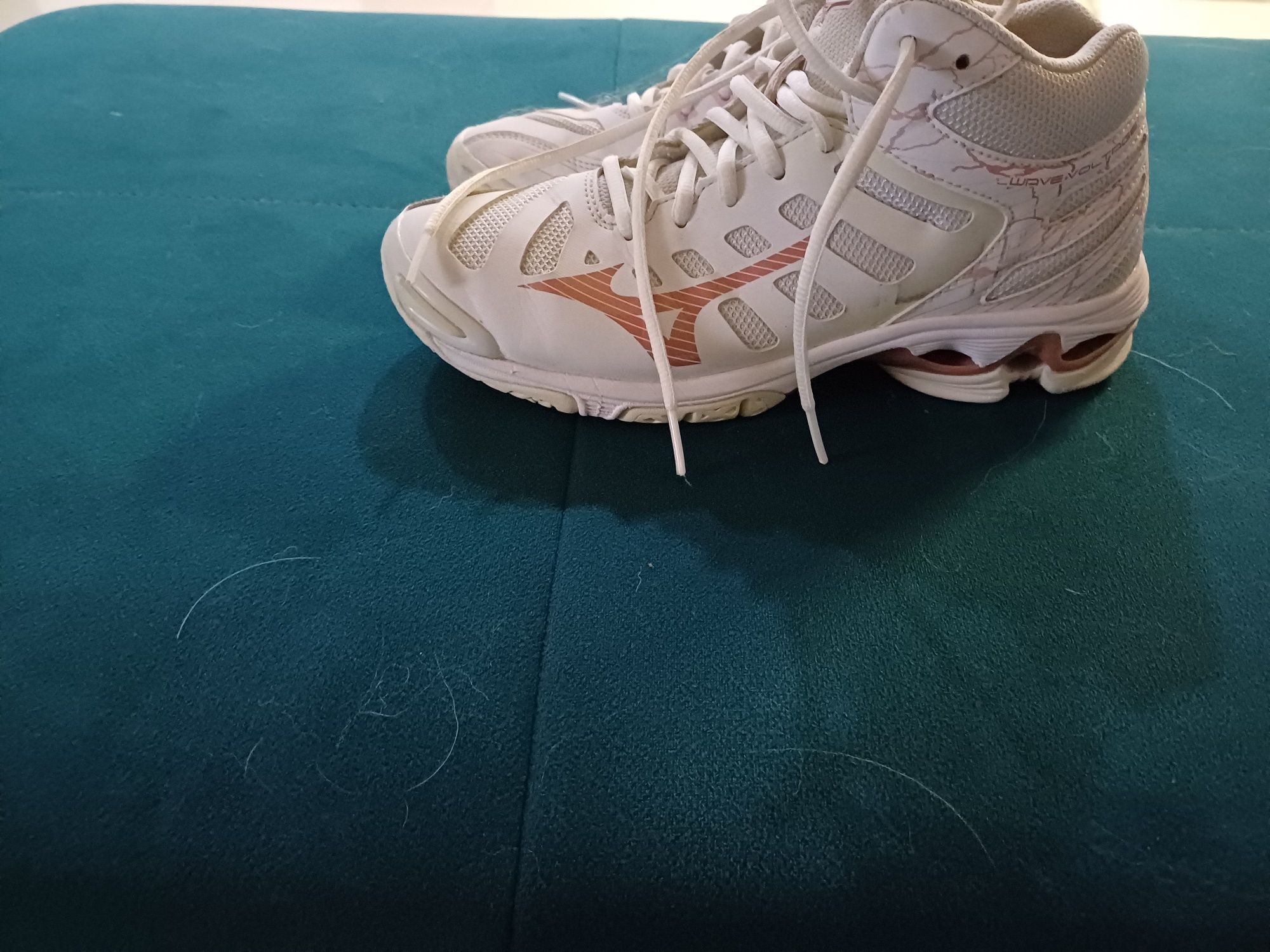 Обувки Mizuno за волейбол, баскетбол и хандбал спортни