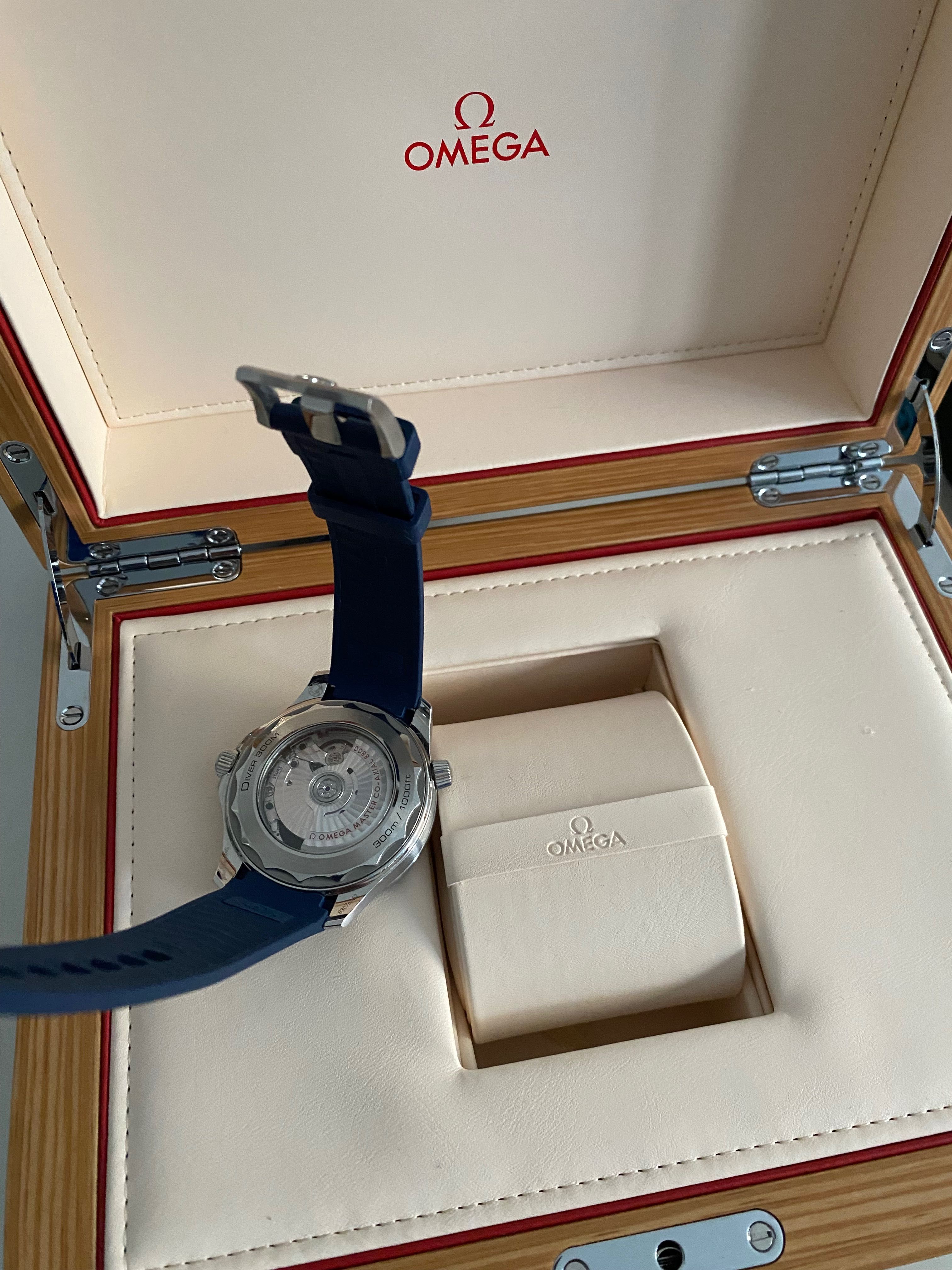 Omega Seamaster Diver 300 M Chronometer 2023 Box & Papers