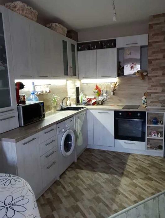 Продава се Тристаен апартамент в Пловдив, Южен - 88 кв.м за 811 €/кв.м - Снимка #1