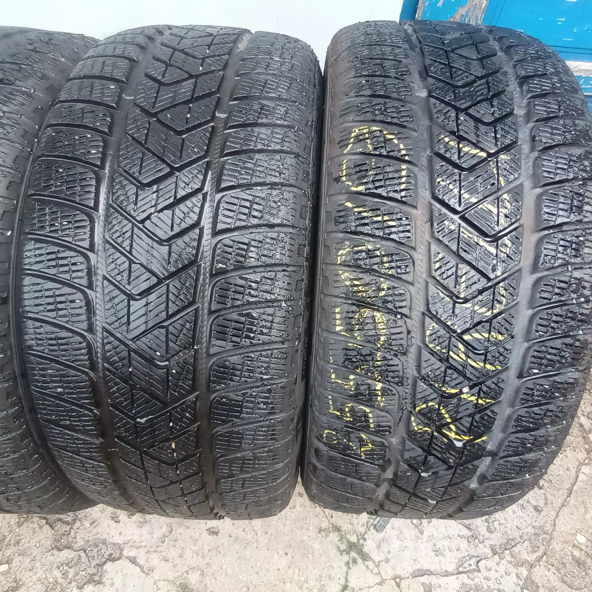 255 50 19 PIRELLI 4броя зимни