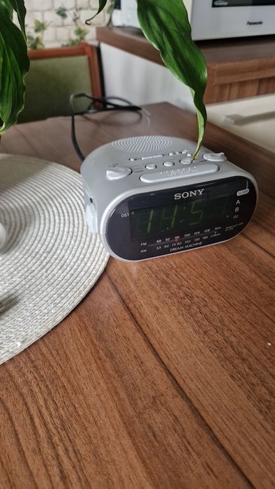 Sony ,radio cu ceas desteptator,ocazie
