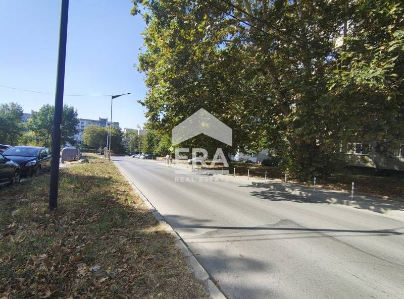 Ексклузивно открито паркомясто за продажба, към нова сграда на ул. Вас