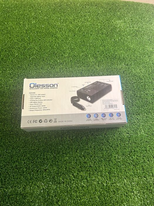 Invertor Auto Olesson convertizor 12-24v la 220V AC cu Display, 2USB,1
