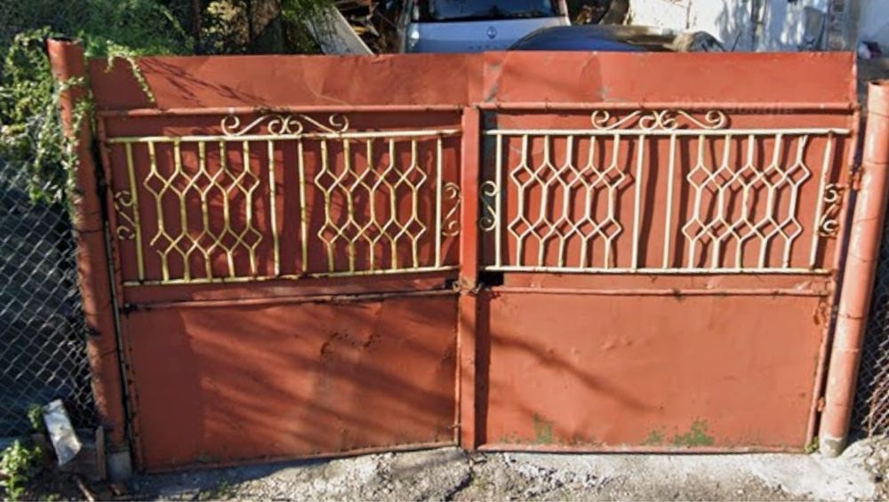 Дворни порти от плътно желязо