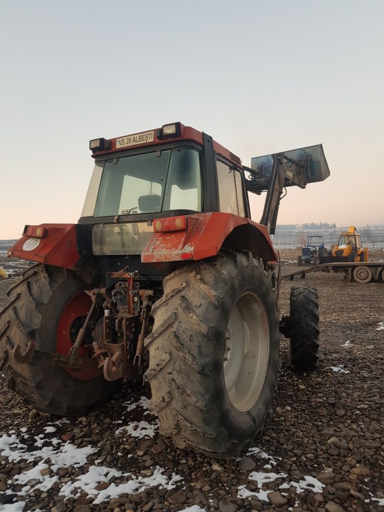 Dezmembrez Tractor Internațional 1255 XL cu Încărcător Frontal