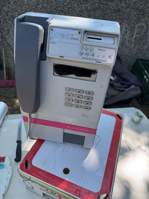 Монетен телефон германия