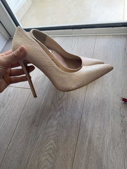 Остри обувки на ток Stiletto