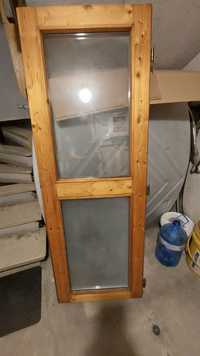 Дървена врата със Стъклопакет