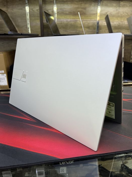 Б/У ASUS VivoBook 15.6 OLED