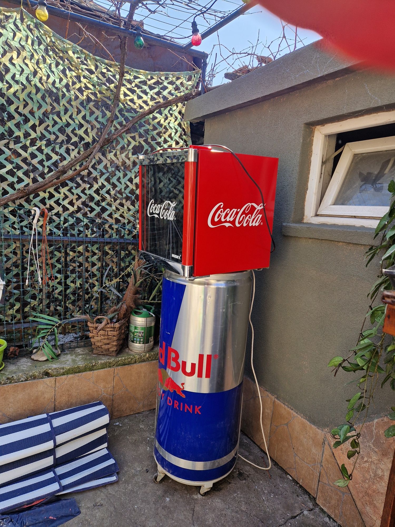Светещи реклама и хладилник Red  Bull