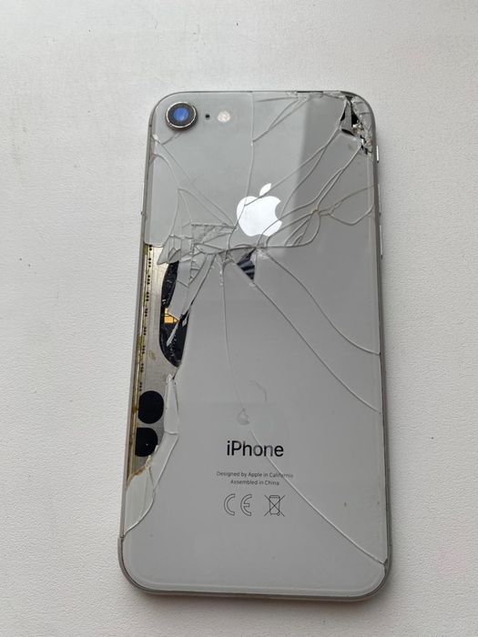 Продам айфон 8 белый