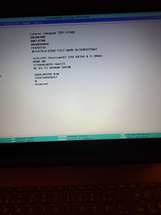 Laptop Lenovo gen. 7 display 17 inch pentru piese